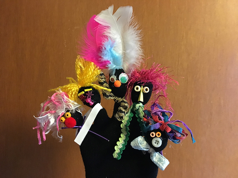 Puppet Pop-Up Studio: Family Finger Puppets