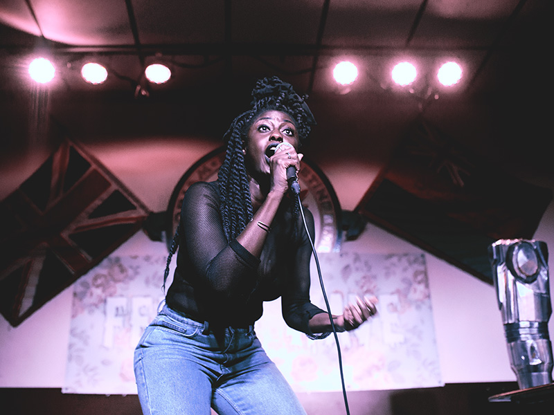 Sammus on stage at the Femme Wave Fun House 
