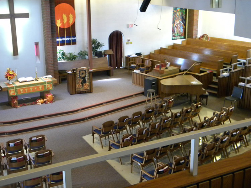 Image of Lakeview United Church's sanctuary